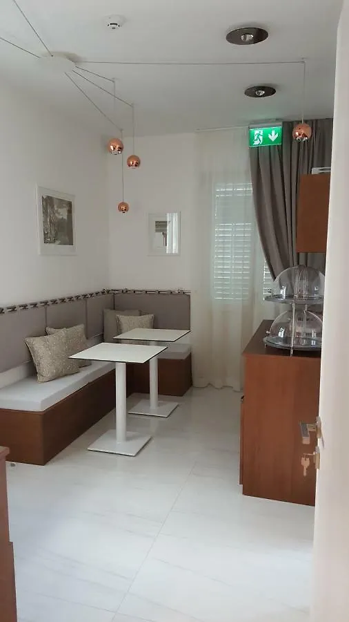 Residence Stine Split 4*,